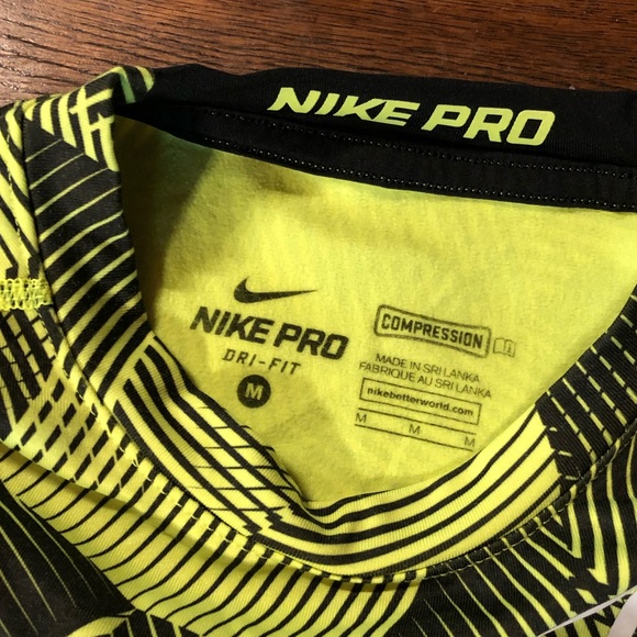 Nike PRO Dri-Fit Compression Shirt, M - Picture 3 of 4